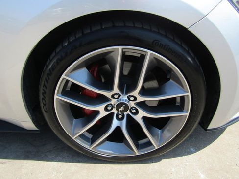 Used 2016 Ford Mustang GT Premium RWD image 7
