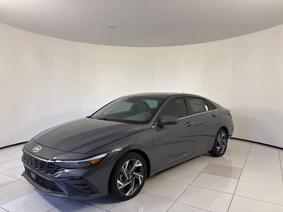 New 2025 Hyundai Elantra SEL w/ Cargo Package