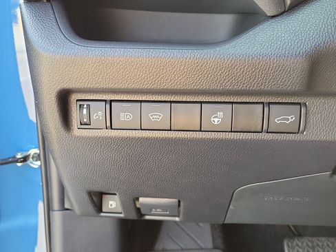 Used 2024 Toyota RAV4 XSE w/ Weather Package AWD/4WD image 18