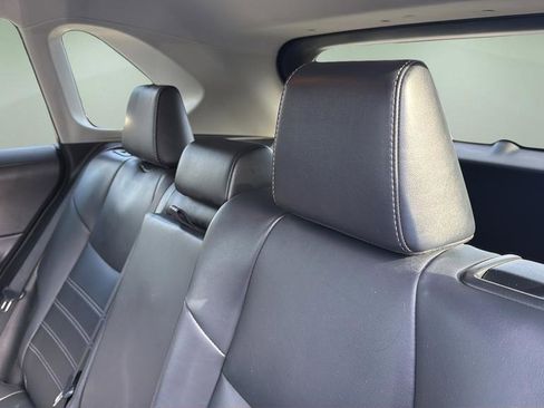 Used 2020 Toyota RAV4 XLE Premium image 16