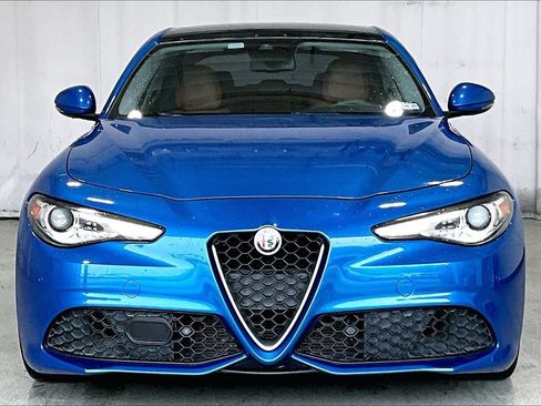 Used 2019 Alfa Romeo Giulia Ti Sport w/ Quick Order Package 22S Sport AWD/4WD image 3