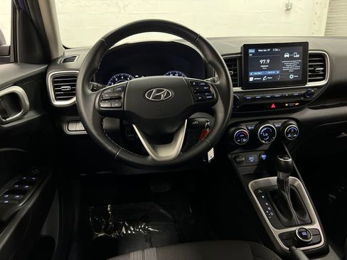Used 2020 Hyundai Venue SEL w/ Convenience Package FWD image 15
