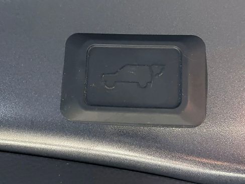 Used 2023 Toyota RAV4 XLE w/ Convenience Package image 14