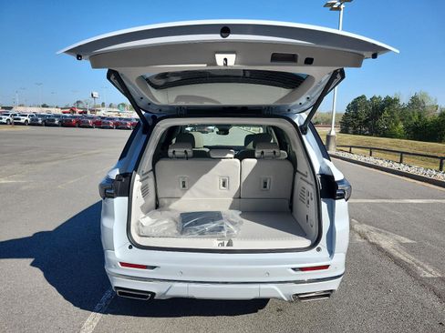 New 2026 Buick Enclave Avenir w/ Super Cruise Package image 6