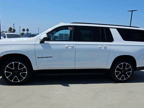 Used 2024 Chevrolet Suburban RST RWD image 5