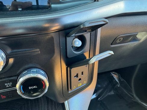 Certified 2023 Ford F150 Platinum w/ FX4 Off-Road Package AWD/4WD image 21