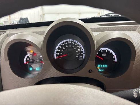 Used 2009 Dodge Nitro SE AWD/4WD image 14