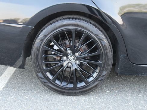 Used 2020 Toyota Camry SE FWD image 33