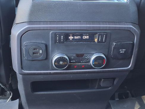 Used 2022 Ford Expedition Platinum image 19