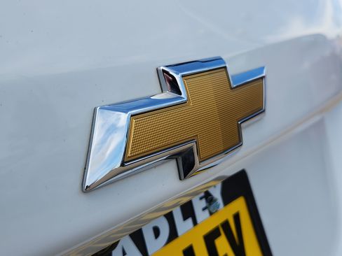 Used 2022 Chevrolet Equinox LS AWD/4WD image 16