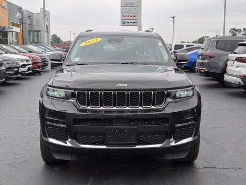 Used 2023 Jeep Grand Cherokee L Limited AWD/4WD image 2