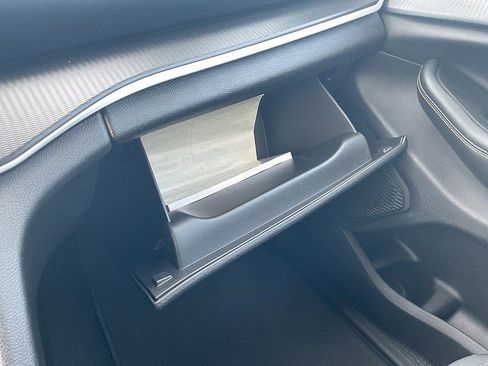 Used 2024 Jeep Grand Cherokee Laredo w/ Trailer Tow Package image 15