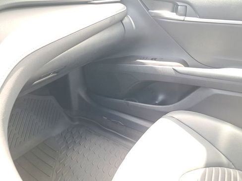 Used 2021 Toyota Camry SE w/ Convenience Package image 25