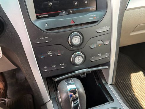 Used 2012 Ford Explorer XLT FWD image 11