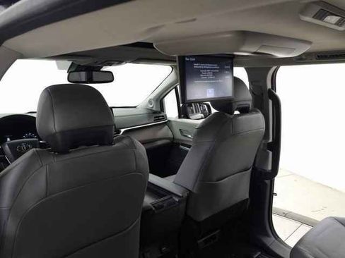 Used 2023 Toyota Sienna XLE image 35