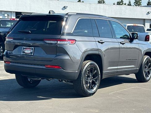 New 2026 Jeep Grand Cherokee Altitude image 4