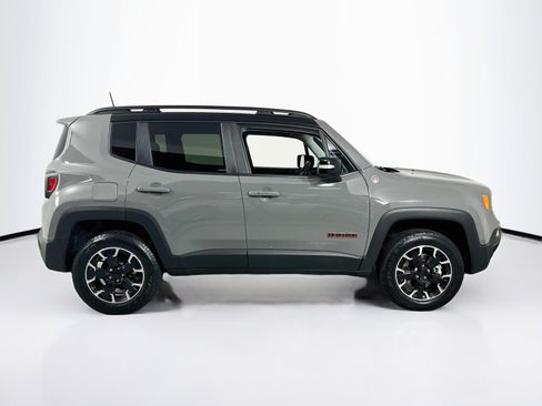 Used 2023 Jeep Renegade Trailhawk w/ Trailhawk Elite Group AWD/4WD image 4
