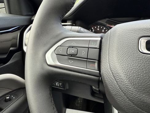 Used 2024 Jeep Compass Limited image 14