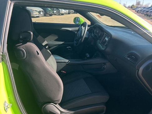 Used 2023 Dodge Challenger SXT image 10