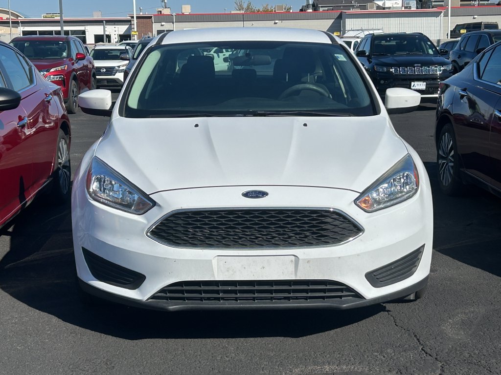 Used 2018 Ford Focus SE FWD image 2