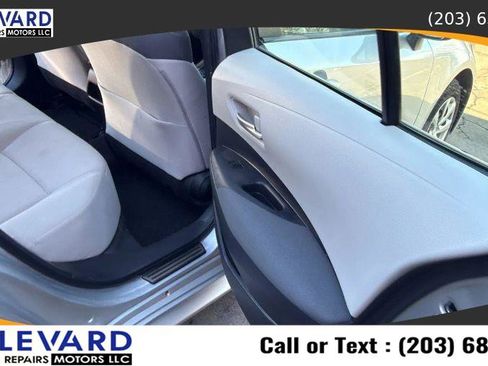 Used 2020 Toyota Corolla LE w/ Carpet Mat Package (TMS) FWD image 17