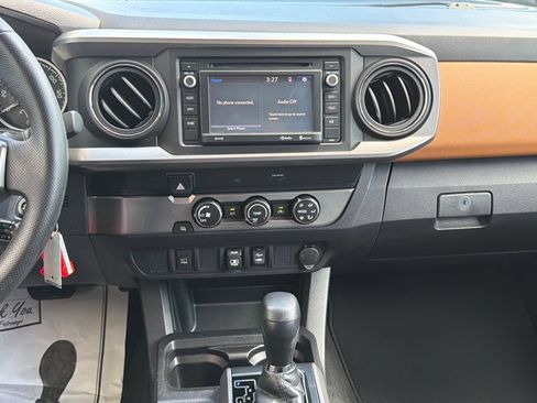 Used 2019 Toyota Tacoma SR5 RWD image 30