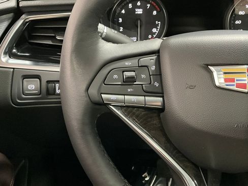 Used 2024 Cadillac XT6 Premium Luxury w/ Technology Package AWD/4WD image 17