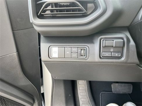 New 2025 Chevrolet Silverado EV LT image 18