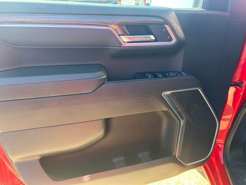 Used 2025 Chevrolet Silverado 1500 LT image 9