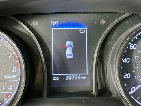 Used 2024 Toyota Camry SE image 19