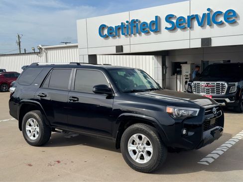 Used 2022 Toyota 4Runner SR5 image 1
