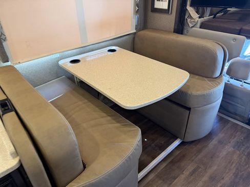 Used 2016 Ford F550 2WD Regular Cab Super Duty image 56