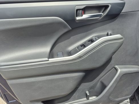 Certified 2025 Toyota Highlander XSE AWD/4WD image 14