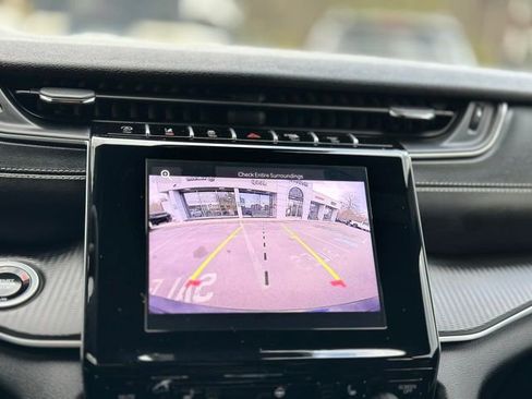 Used 2025 Jeep Grand Cherokee Altitude AWD/4WD image 16