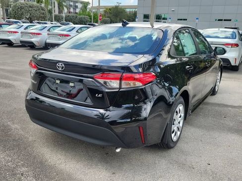 Used 2025 Toyota Corolla LE image 4