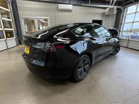 Used 2021 Tesla Model 3 Standard Range Plus RWD image 5