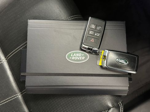 Used 2023 Land Rover Range Rover Velar S AWD/4WD image 44