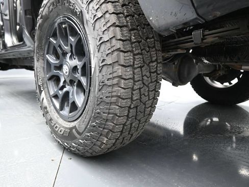 Used 2021 Toyota Tacoma SR5 w/ Technology Package AWD/4WD image 25