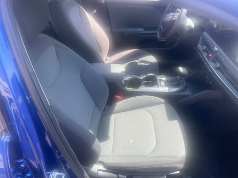 Used 2025 Kia K4 LXS image 37