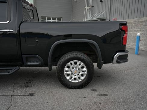 Used 2024 Chevrolet Silverado 2500 LTZ w/ LTZ Convenience Package AWD/4WD image 6