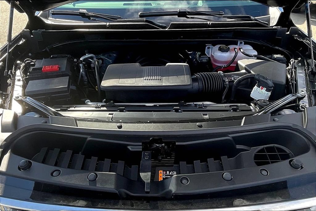 New 2025 GMC Yukon Denali w/ Denali Reserve Package RWD image 10