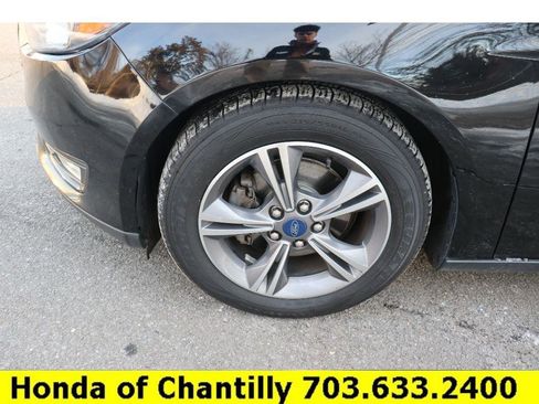 Used 2018 Ford Focus SE w/ SE Appearance Package image 31