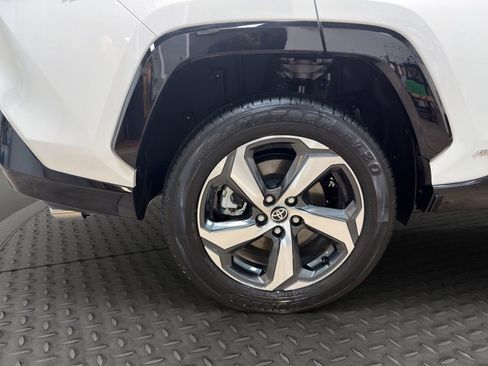 Used 2025 Toyota RAV4 SE image 24