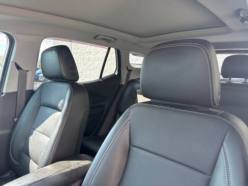 Used 2023 GMC Terrain SLT w/ Infotainment Package II AWD/4WD image 13