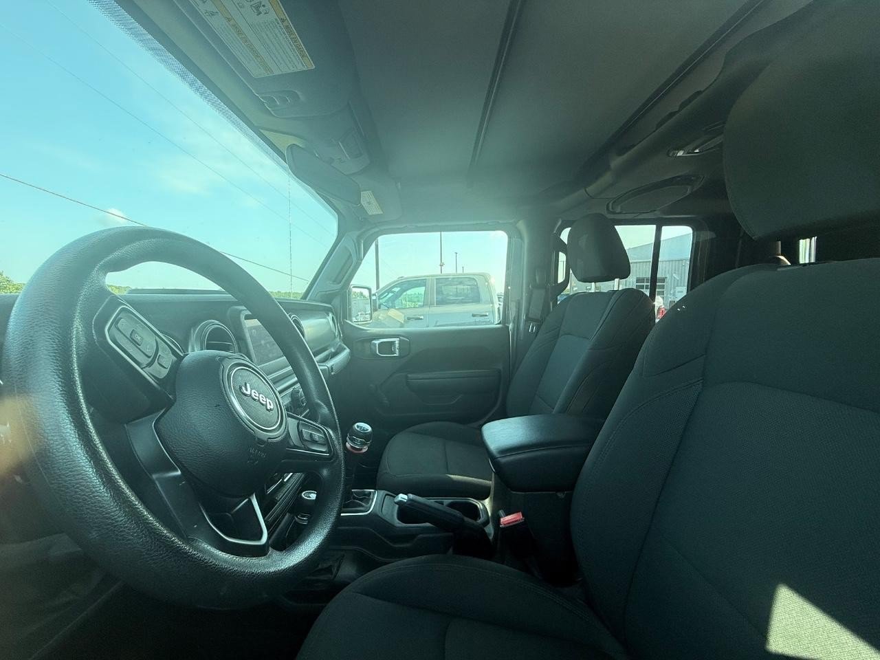 Used 2022 Jeep Gladiator Sport AWD/4WD image 7
