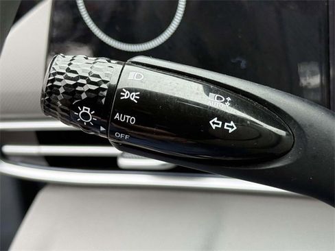 Used 2024 Hyundai Elantra SEL image 20