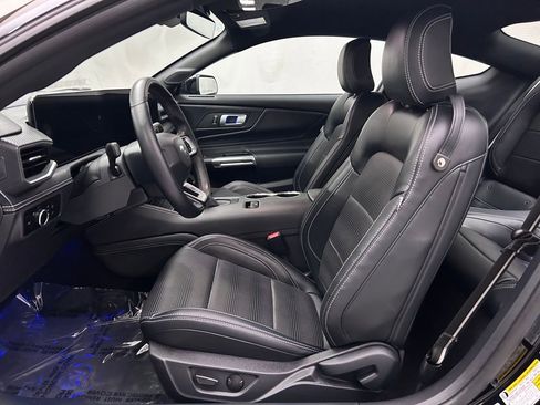 Used 2024 Ford Mustang GT Premium image 12