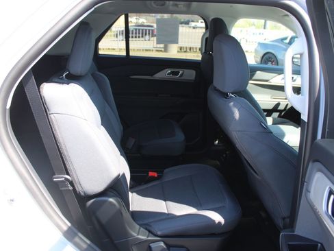 New 2026 Ford Explorer Active AWD/4WD image 13