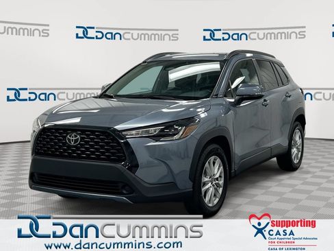 Used 2023 Toyota Corolla Cross LE FWD image 1
