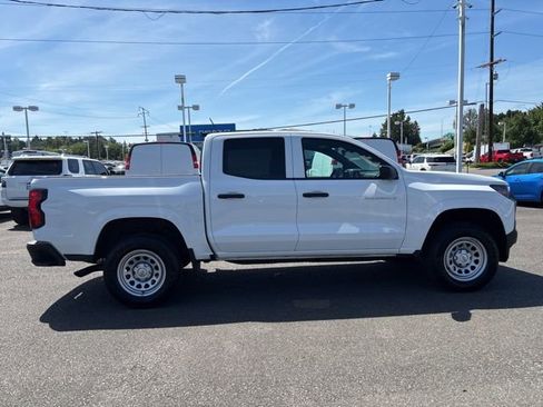 Used 2025 Chevrolet Colorado W/T RWD image 6
